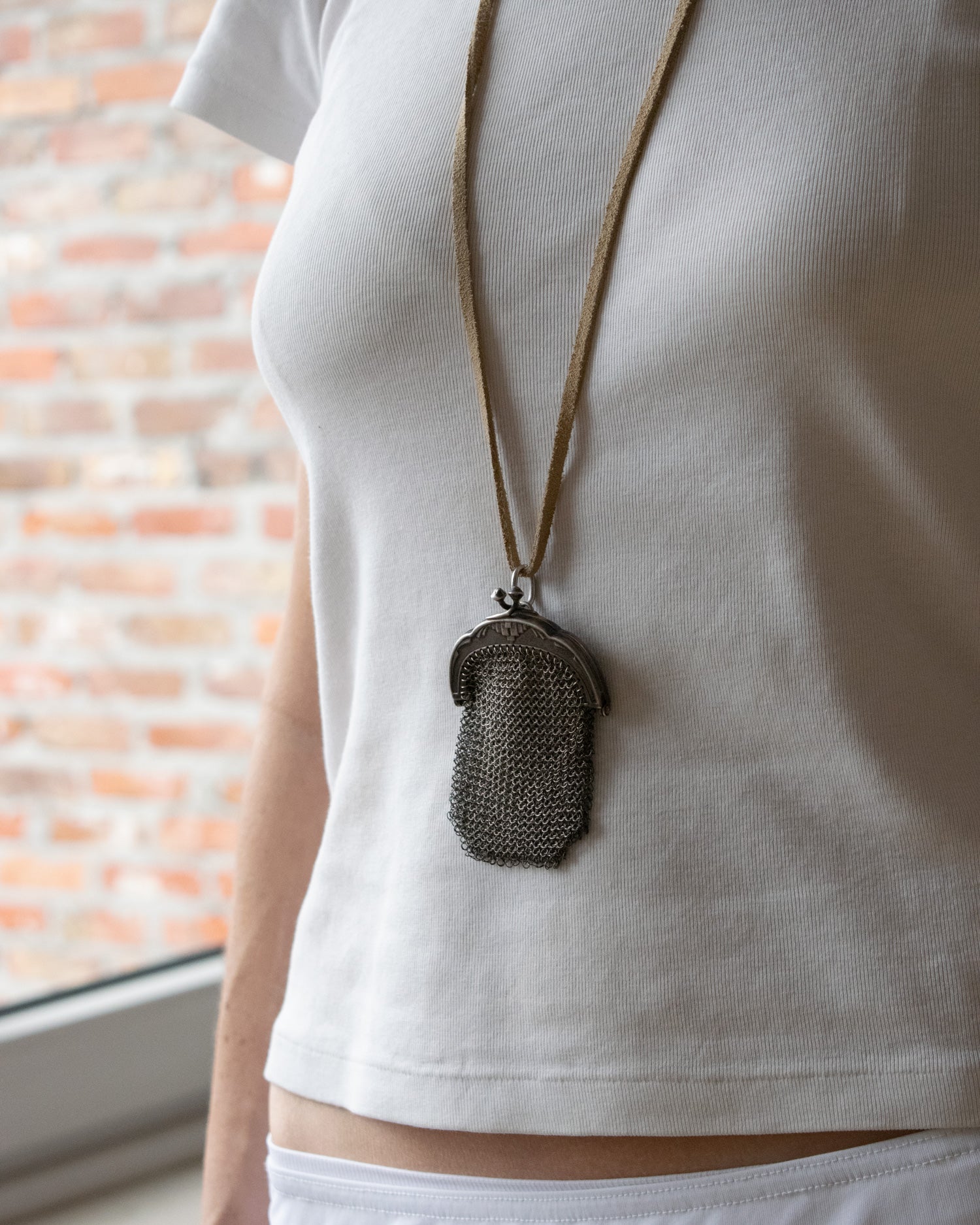 Antique Mesh Purse Necklace (Beige)
