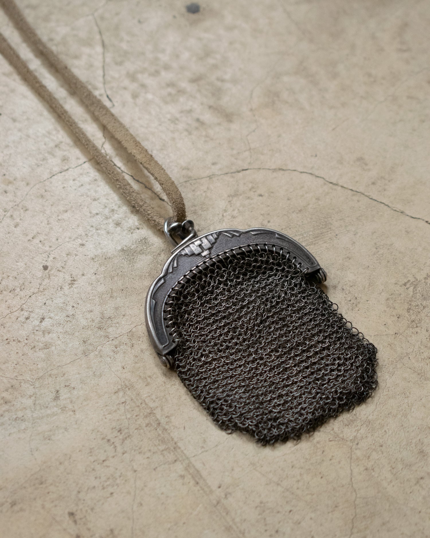 Antique Mesh Purse Necklace (Beige)