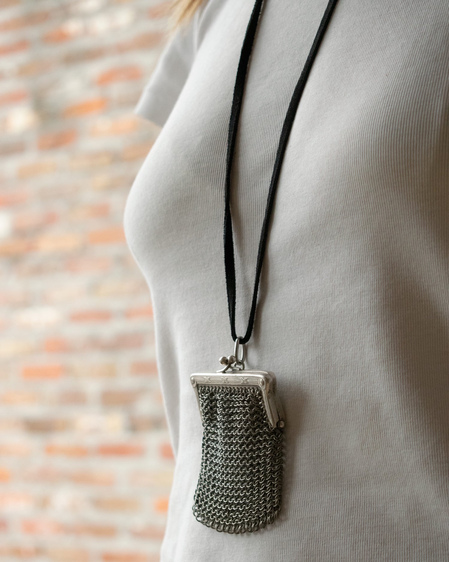Antique Mesh Purse Necklace (Black)