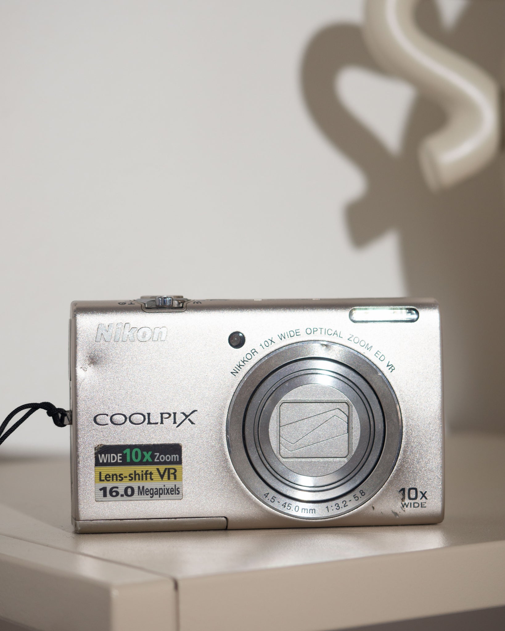 Nikon Coolpix S6200 Digital Compact